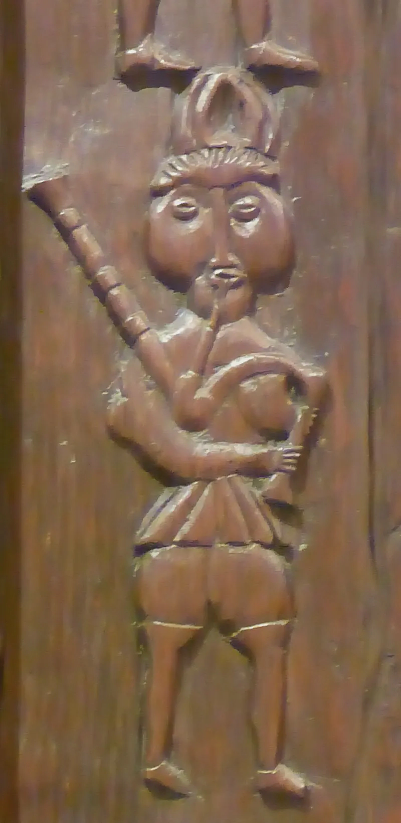 Bagpiper carved around 1600