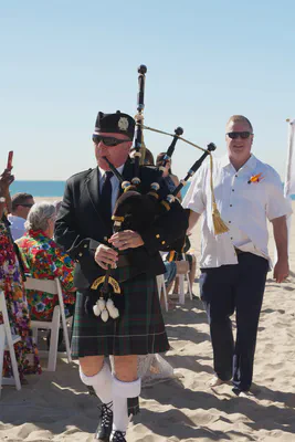 Bagpiper Nov 2015 (5 of 5).jpg.webp